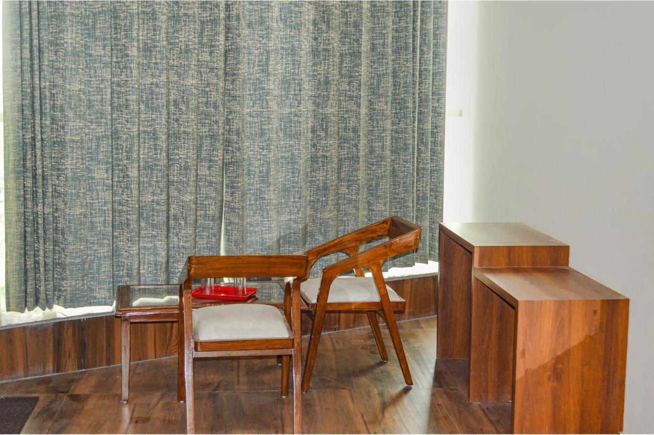 Fabhotel The Golf Inn โนอิดา ภายนอก รูปภาพ