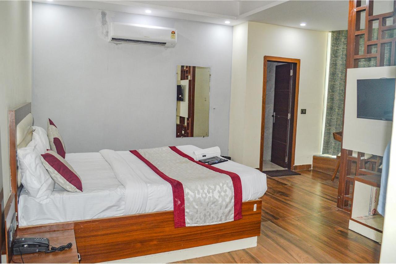 Fabhotel The Golf Inn โนอิดา ภายนอก รูปภาพ