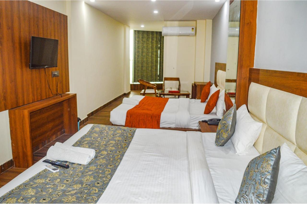 Fabhotel The Golf Inn โนอิดา ภายนอก รูปภาพ