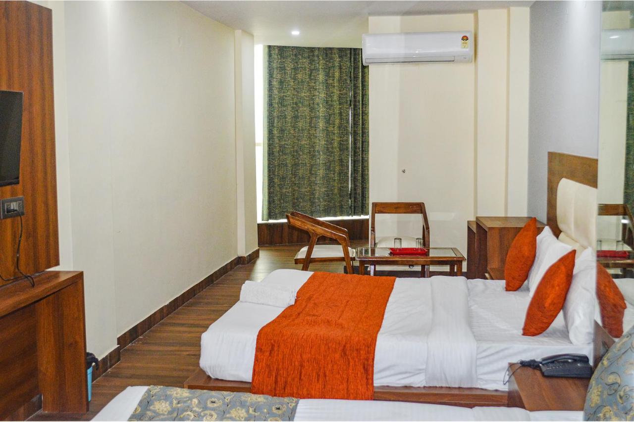 Fabhotel The Golf Inn โนอิดา ภายนอก รูปภาพ