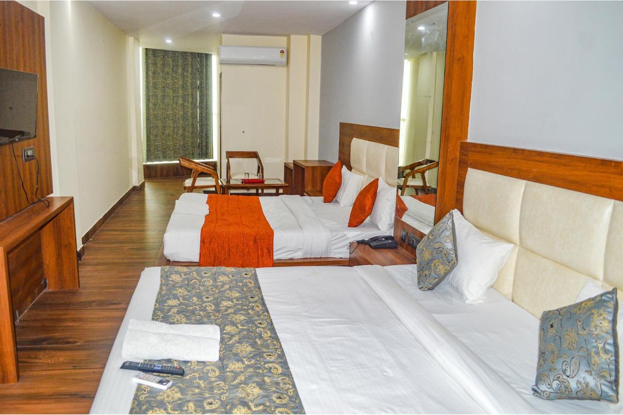 Fabhotel The Golf Inn โนอิดา ภายนอก รูปภาพ