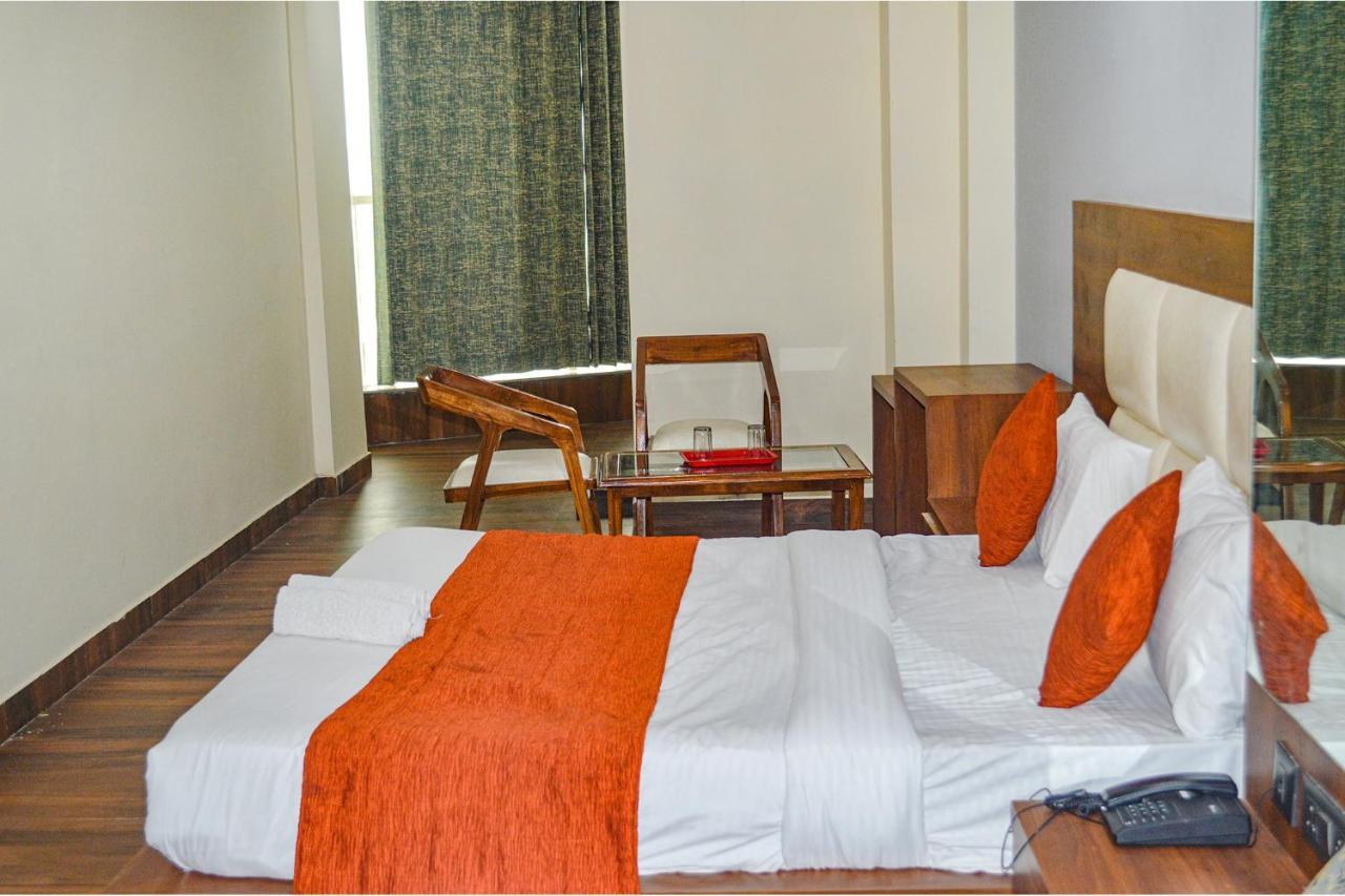 Fabhotel The Golf Inn โนอิดา ภายนอก รูปภาพ